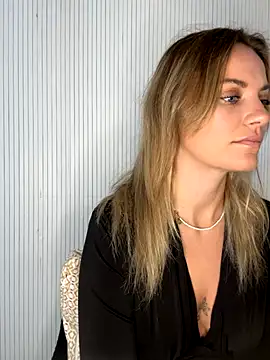 Snapshot of Milla__one chatting on November 4, 2025, 8:24 am Milla  one online show from November 4, 2025, 8:24 am