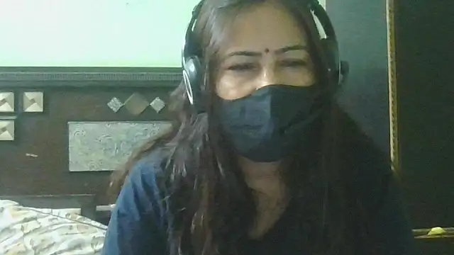 couplesuni online show from April 14, 2026, 5:02 am