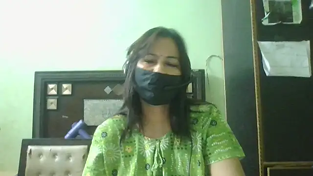 couplesuni online show from May 8, 2026, 5:18 pm