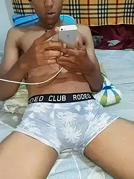 Snapshot of Arturo_Stone chatting on February 5, 2025, 5:20 am Arturo Stone online show from February 5, 2025, 5:20 am