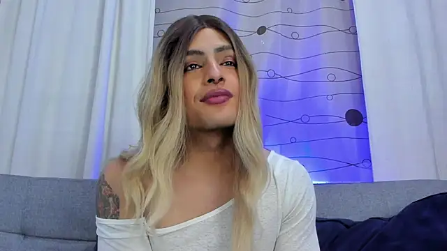 LukaCastillo online show from February 21, 2025, 7:23 am