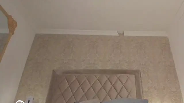 LiaFlowers online show from February 23, 2025, 7:11 am