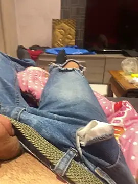 vinssssss1w34 online show from October 7, 2025, 11:35 pm