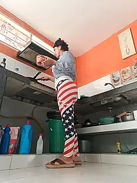 katysquirtdirty online show from February 4, 2026, 12:33 pm