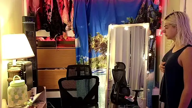 Snapshot of cunty_tranny_lydia chatting on October 1, 2025, 4:51 am cunty tranny lydia online show from October 1, 2025, 4:51 am