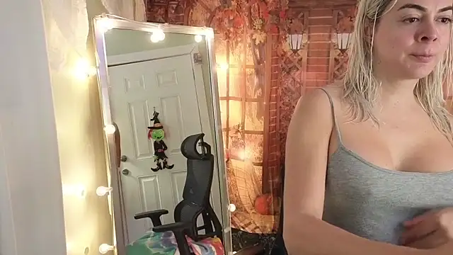 Snapshot of cunty_tranny_lydia chatting on October 14, 2025, 3:51 am cunty tranny lydia online show from October 14, 2025, 3:51 am