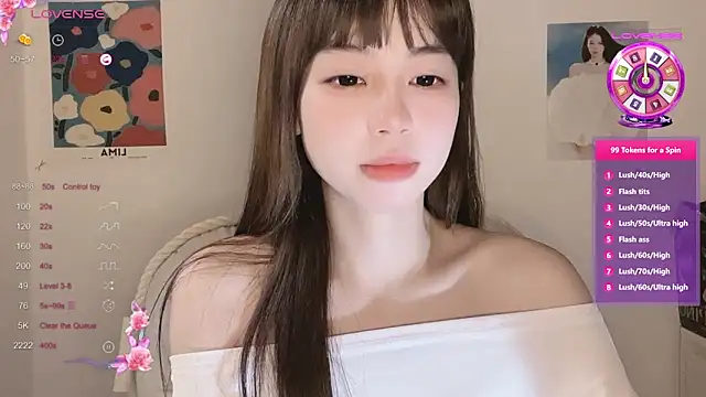 -Hottie online show from October 30, 2025, 4:08 pm