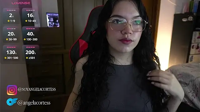 angela cortes  online show from October 26, 2025, 1:11 am