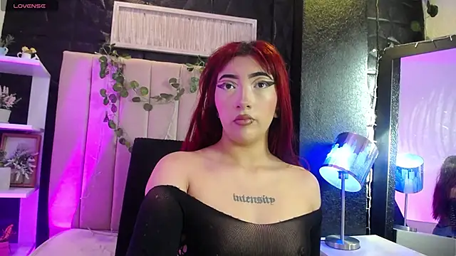 Snapshot of Mia_Rinn chatting on December 21, 2024, 1:42 pm Mia Rinn online show from December 21, 2024, 1:42 pm