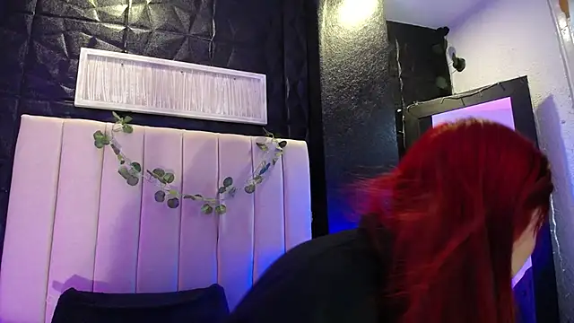 Snapshot of Mia_Rinn chatting on December 27, 2024, 1:28 pm Mia Rinn online show from December 27, 2024, 1:28 pm