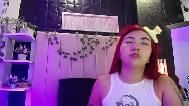 Snapshot of Mia_Rinn chatting on January 8, 2025, 1:09 pm Mia Rinn online show from January 8, 2025, 1:09 pm