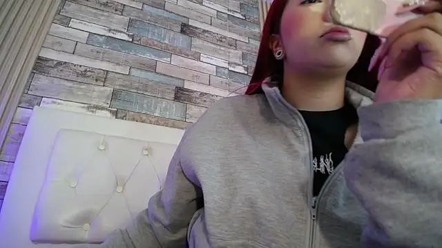 Snapshot of Mia_Rinn chatting on January 15, 2025, 12:47 pm Mia Rinn online show from January 15, 2025, 12:47 pm