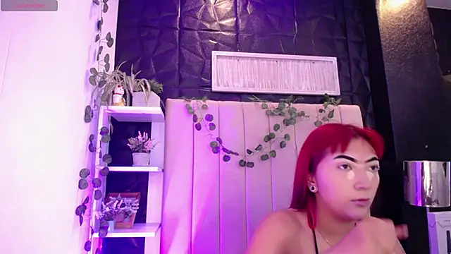 Snapshot of Mia_Rinn chatting on January 20, 2025, 1:00 pm Mia Rinn online show from January 20, 2025, 1:00 pm