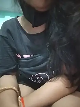 Hotty-Divya online show from July 2, 2026, 4:46 pm