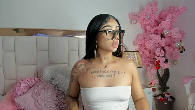 Mia Jansen online show from December 24, 2024, 1:49 am