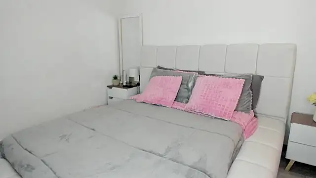 Ori valentina online show from November 13, 2025, 6:51 pm