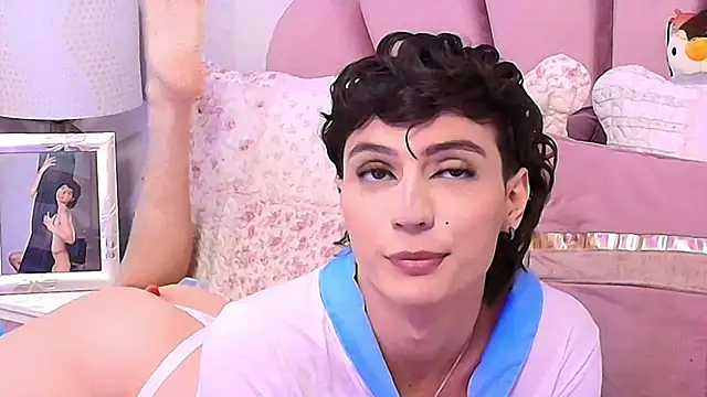 KylieMonnett online show from October 27, 2025, 8:24 pm