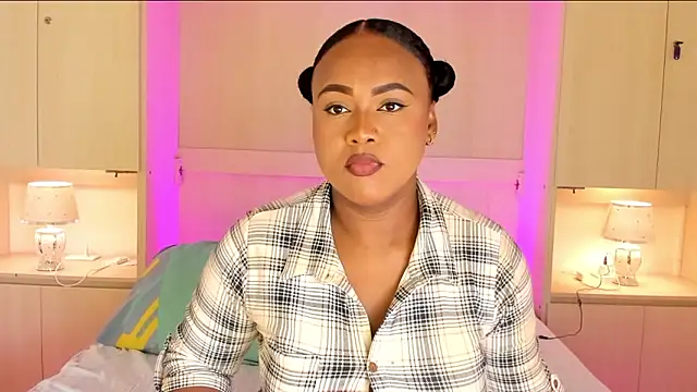 EmilyyStuart online show from February 9, 2026, 7:40 pm