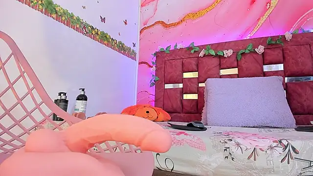 melody paris online show from February 8, 2025, 10:50 am