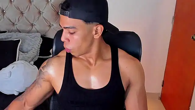 Andrew wolf7 online show from October 3, 2025, 7:55 pm