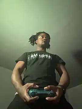 Snapshot of SluttyLyfe4L chatting on April 3, 2026, 6:39 pm SluttyLyfe4L online show from April 3, 2026, 6:39 pm