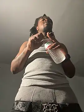 Snapshot of SluttyLyfe4L chatting on April 4, 2026, 8:06 pm SluttyLyfe4L online show from April 4, 2026, 8:06 pm