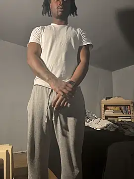 Snapshot of SluttyLyfe4L chatting on April 9, 2026, 6:19 am SluttyLyfe4L online show from April 9, 2026, 6:19 am