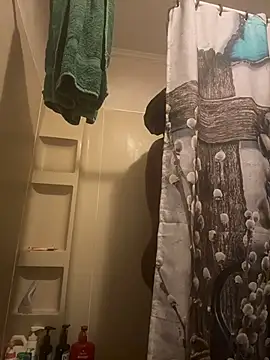 Snapshot of SluttyLyfe4L chatting on April 15, 2026, 5:14 am SluttyLyfe4L online show from April 15, 2026, 5:14 am