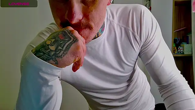 Snapshot of white_King9999 chatting on February 12, 2026, 2:23 pm white King9999 online show from February 12, 2026, 2:23 pm