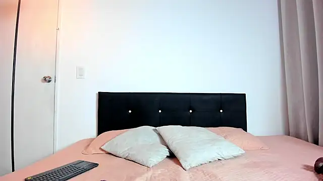 DailaSmith online show from April 28, 2026, 4:06 am