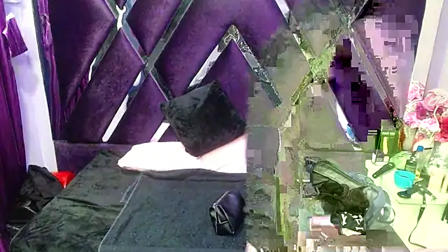 Luciana Ass online show from October 8, 2025, 7:44 pm