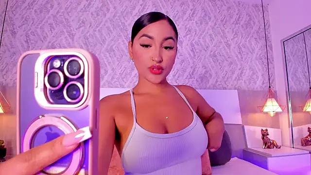 AishaPeyton online show from September 15, 2025, 4:40 pm