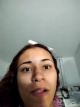 Snapshot of caroline0997 chatting on December 23, 2024, 7:38 am caroline0997 online show from December 23, 2024, 7:38 am