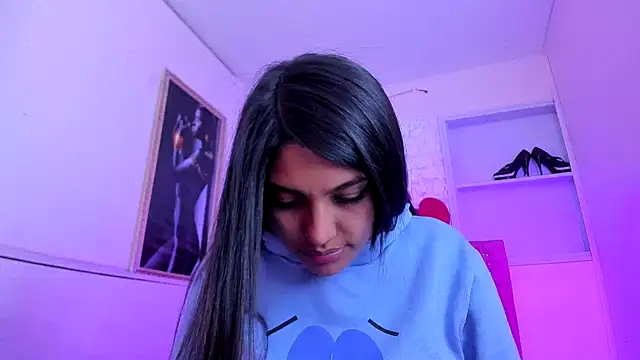 SarahStones online show from October 9, 2025, 6:44 am