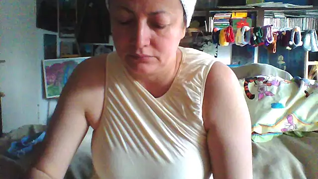 MariaAnaSunshine online show from December 20, 2025, 8:43 am