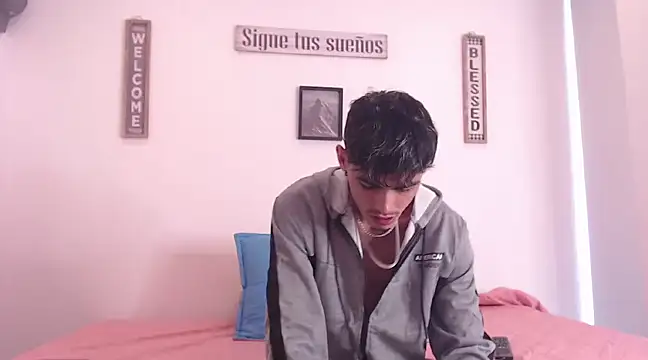 harrytomson 1 online show from December 5, 2024, 8:44 pm