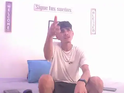 harrytomson 1 online show from January 6, 2025, 7:45 pm