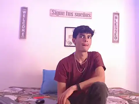 harrytomson 1 online show from January 12, 2025, 6:28 am