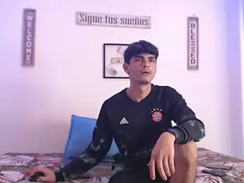 harrytomson 1 online show from January 13, 2025, 10:56 pm