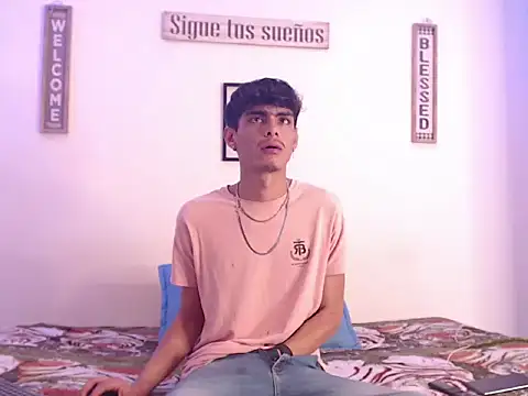 harrytomson 1 online show from January 18, 2025, 4:37 am