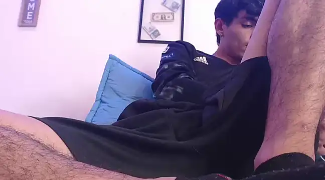 harrytomson 1 online show from February 12, 2025, 11:20 pm