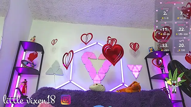 littlevixen18 online show from April 8, 2026, 5:18 am