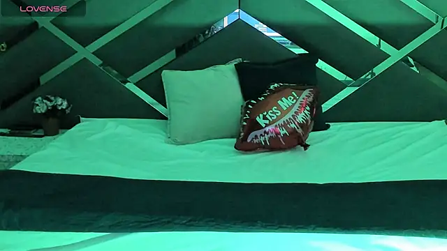 SexyNaf online show from October 7, 2025, 7:33 pm