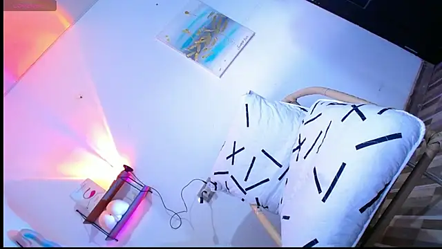 LiahGrey7 online show from April 16, 2026, 9:39 pm