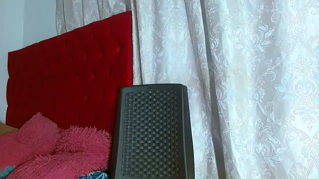 cristinamontiel online show from October 7, 2025, 2:14 pm