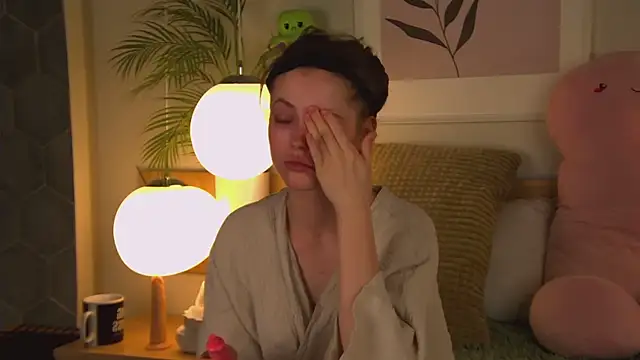 AshleyDouglas online show from March 1, 2025, 4:26 am