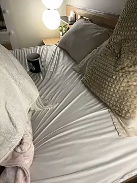 AshleyDouglas online show from March 8, 2025, 7:05 am