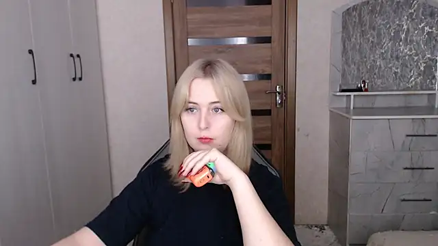 Kristy-Max online show from January 19, 2026, 4:49 am