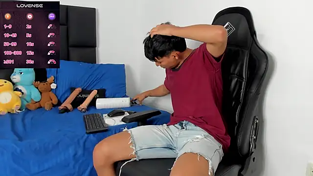 Tonny twink  online show from February 7, 2026, 12:14 am