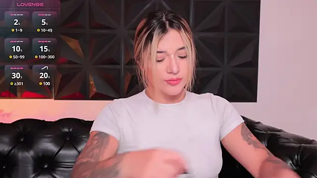 ashleyvalirya online show from January 23, 2025, 9:29 pm